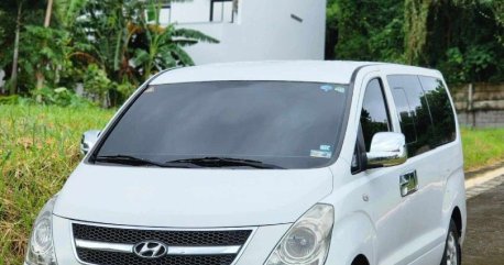 White Hyundai Starex 2012 for sale in San Pedro