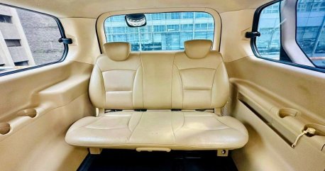 Selling White Hyundai Grand starex 2012 in Makati