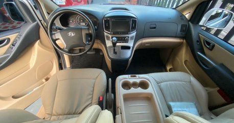 Sell White 2019 Hyundai Grand starex in Pasig