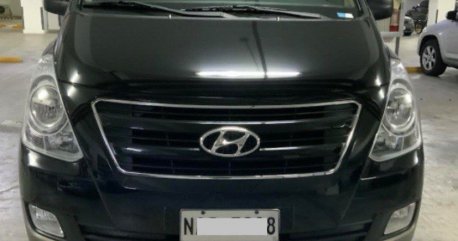 Sell White 2017 Hyundai Starex in Makati