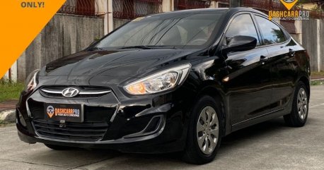 Selling White Hyundai Accent 2017 in Manila