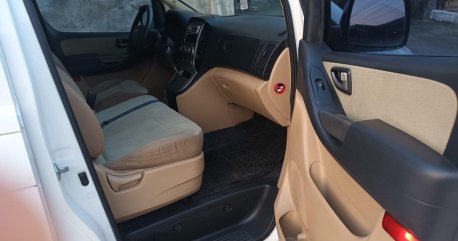 White Hyundai Starex 2015 for sale in 