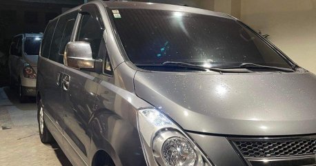 White Hyundai Grand starex 2011 for sale in Parañaque