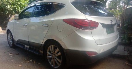 Selling White Hyundai Tucson 2012 in Quezon City