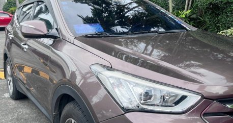 Selling White Hyundai Santa Fe 2013 in Pasig