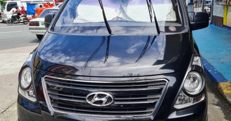 Selling White Hyundai Grand starex 2017 in Manila