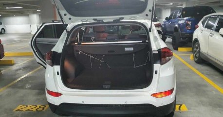 Sell White 2019 Hyundai Tucson in Bayog