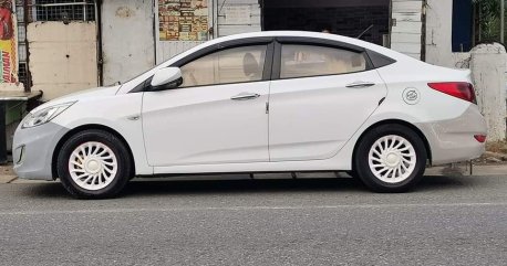 Selling White Hyundai Accent 2015 in Talavera