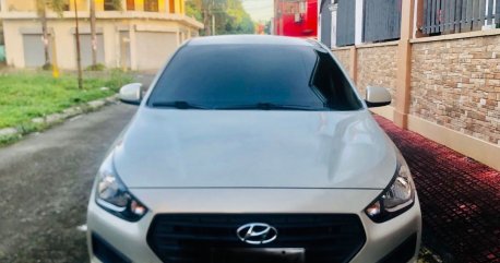Sell White 2019 Hyundai Reina in Las Piñas