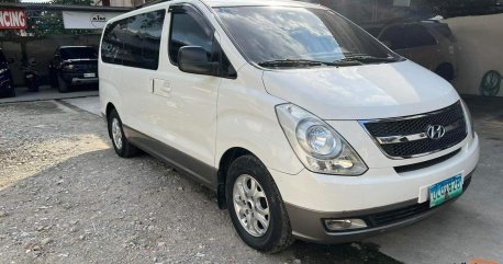 Selling Beige Hyundai G.starex 2013 Van at 88000 in Manila