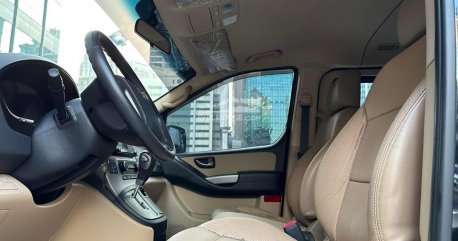 2019 Hyundai Starex  2.5 CRDi GLS 5 AT(Diesel Swivel) in Makati, Metro Manila