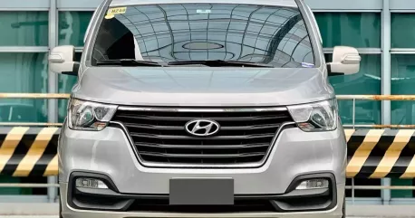 2019 Hyundai Starex  2.5 CRDi GLS 5 AT(Diesel Swivel) in Makati, Metro Manila